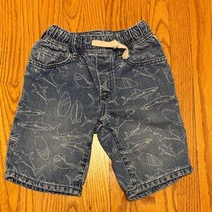 GAP Denim Shark Shorts Size 5 like new condition